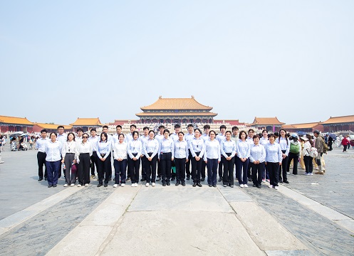 乐投平台-乐投（中国）一站式服务平台
组织开展走进故宫博物院活动